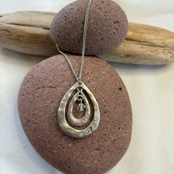 Organic Hammered Teardrop Necklace Silver Crystal Rhinestone Details - Picture 1 of 7